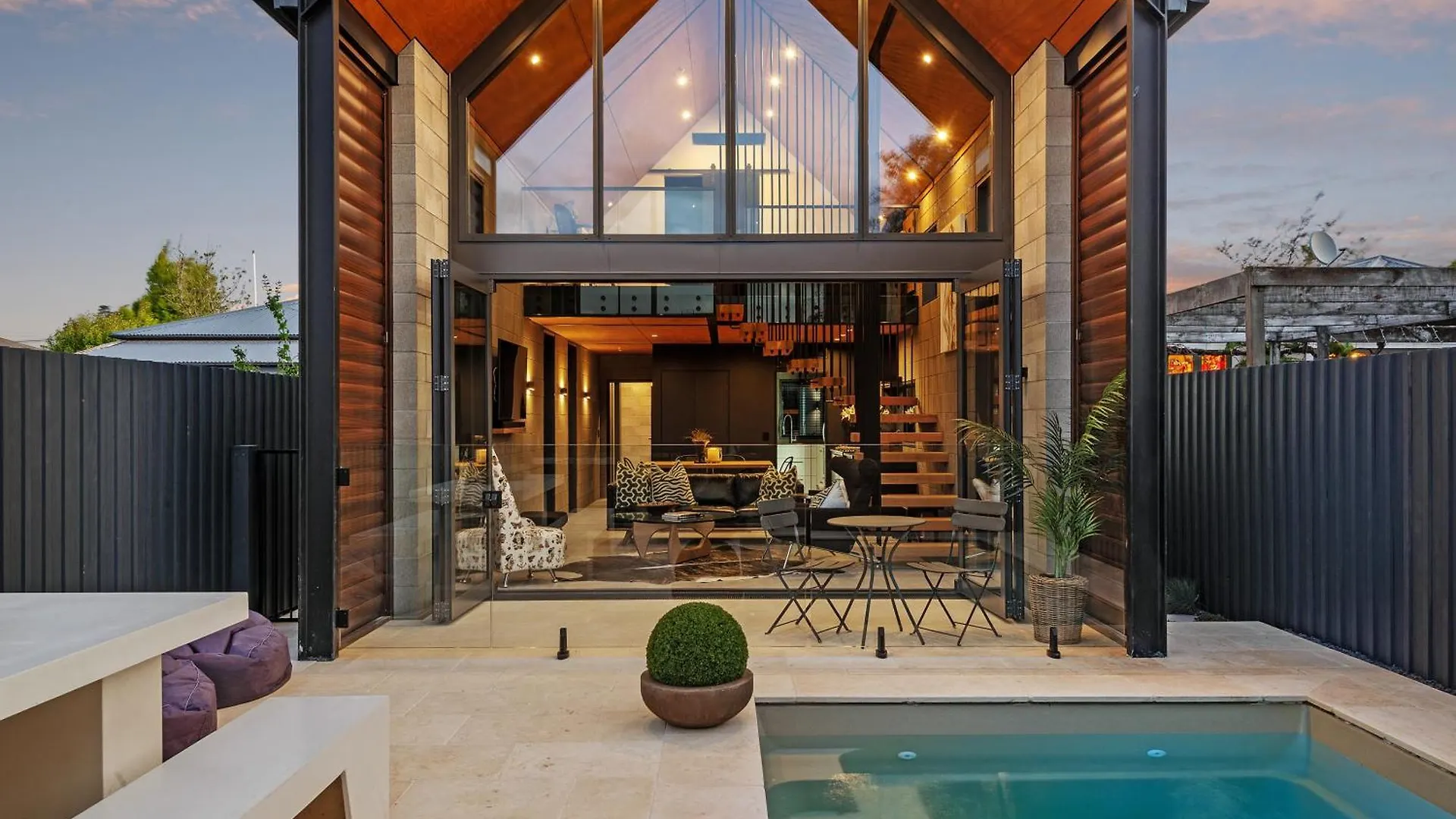Divine On Derby - Christchurch Holiday Home New Zealand